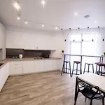 Hostel Is'land